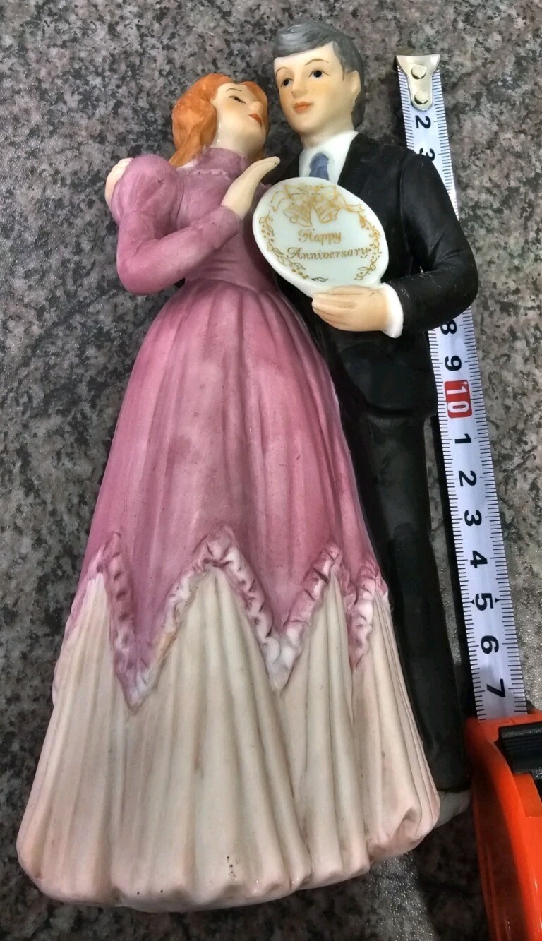 vintage Enesco "Treasured Memories" figurine of a couple celebrating their... - Picture 6 of 6